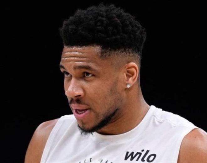 字母哥坚持复出 雄鹿与球员分歧持续发酵