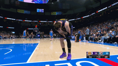 湖人惨败雷霆防守漏洞暴露东契奇伤退