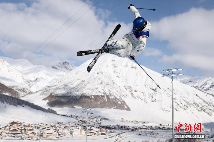 谷爱凌夺冠后哽咽迟到新闻发布会 外婆离世令她