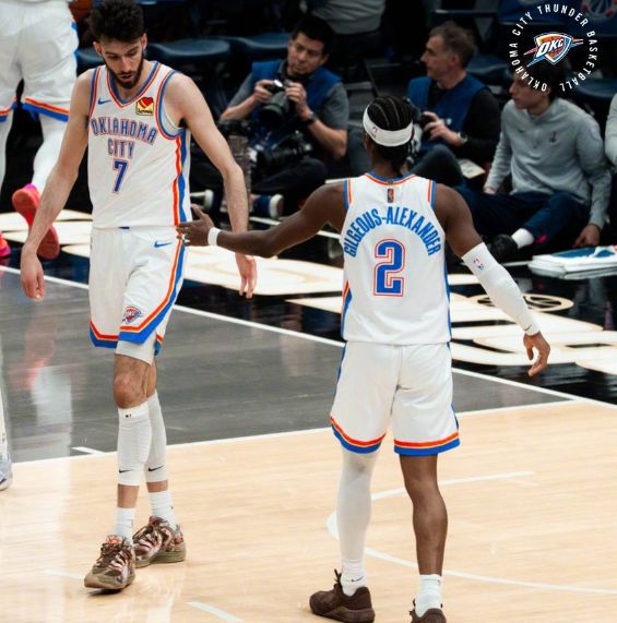 雷霆大胜残阵湖人，亚历山大统治全场助球队豪