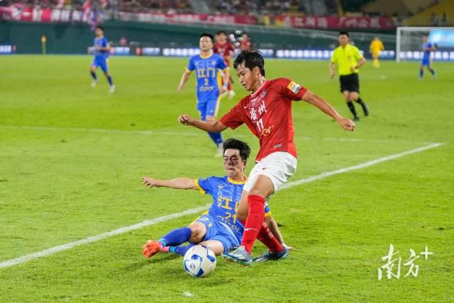 广州队粤超揭幕战2-0力克江门队